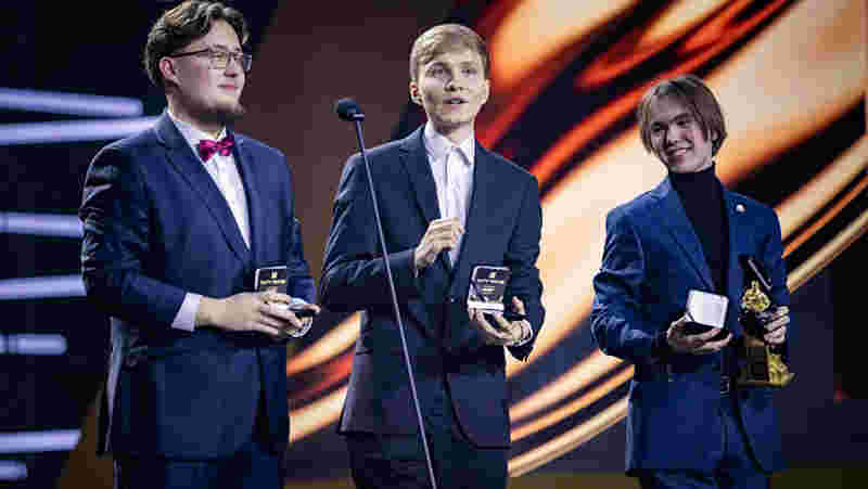 Zoom三杀格温全场乱剪 大哥两遭单杀炸线 乐言队1-0Uzi队